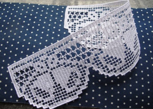 Review: FSL Christmas Bells Lace for Business Merch